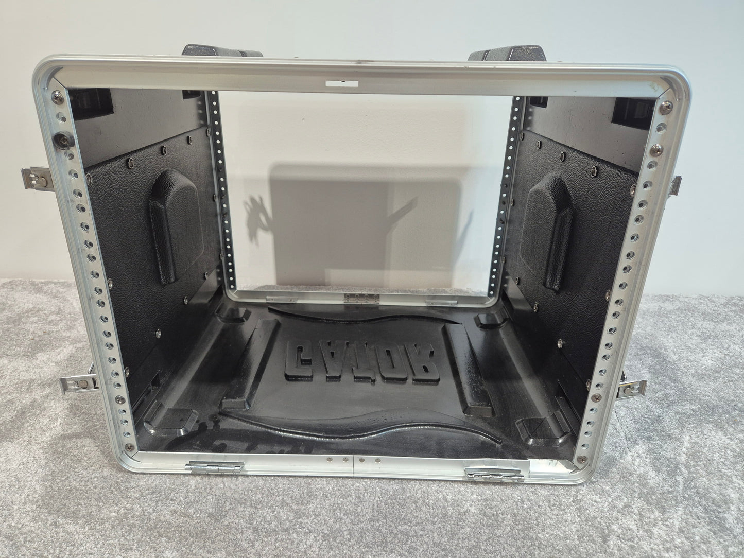 Gator 8u - Black Plastic / Metal Rack Mount Flight Case