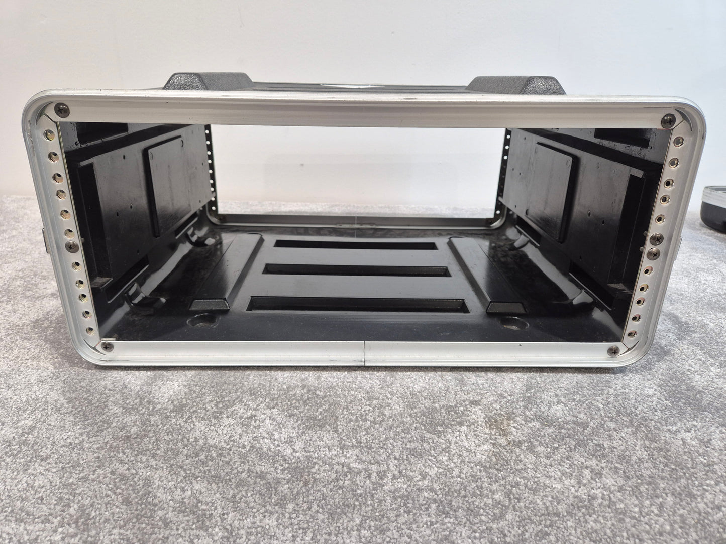 Stagg 4u Flight Case Rack Mount - Black