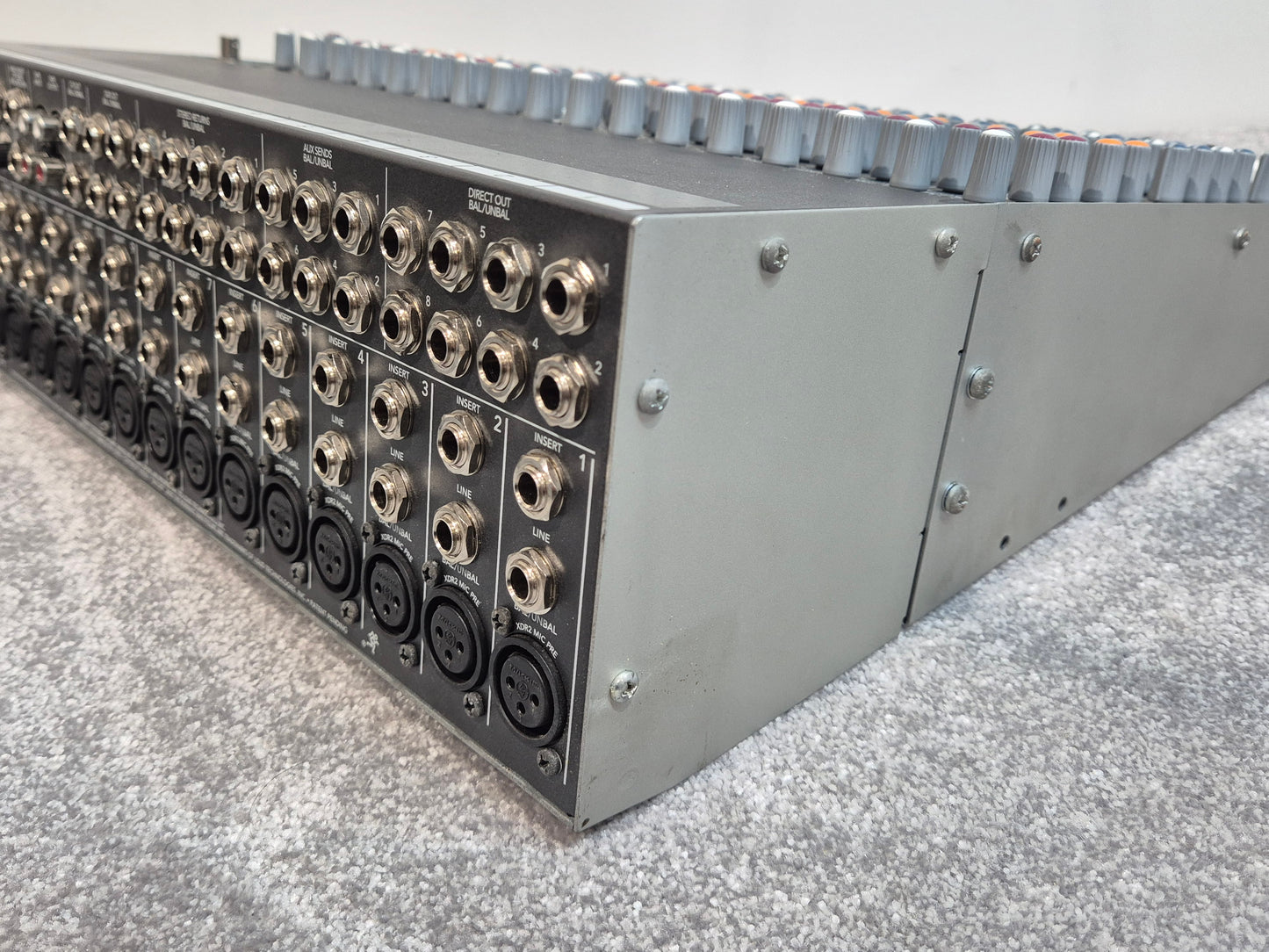 Mackie 1604 VLZ3 - 16-Channel Compact Mixer + Flight Case