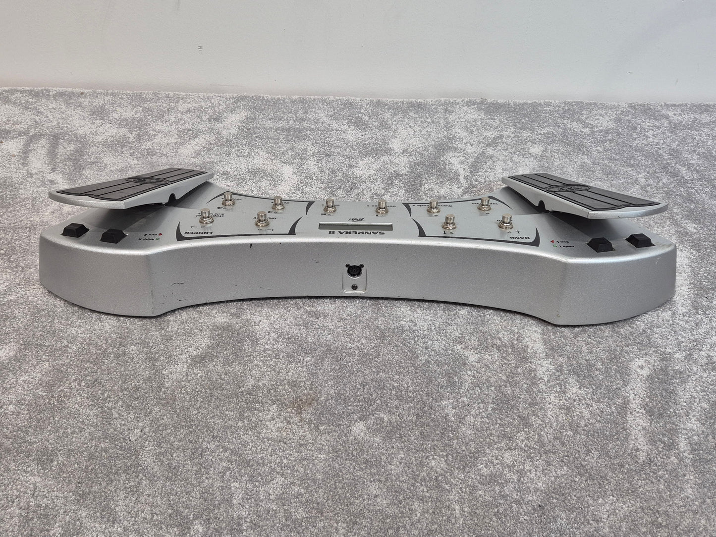 Peavey Sanpera 2 Vypyr Footswitch - Foot Controller with 10 Footswitches and Dual Expression Pedals
