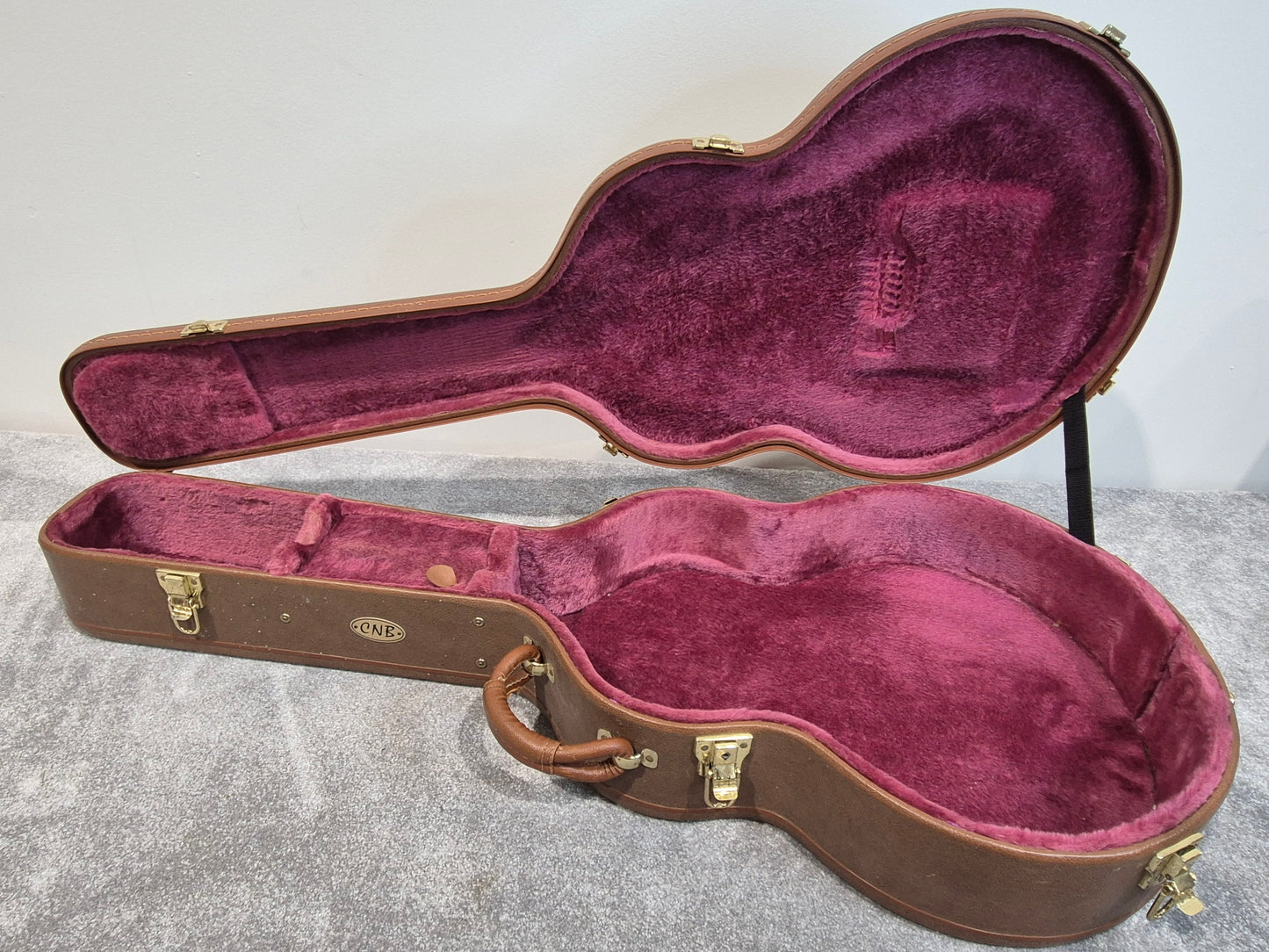 CNB Acoustic Guitar Hard Case - Brown