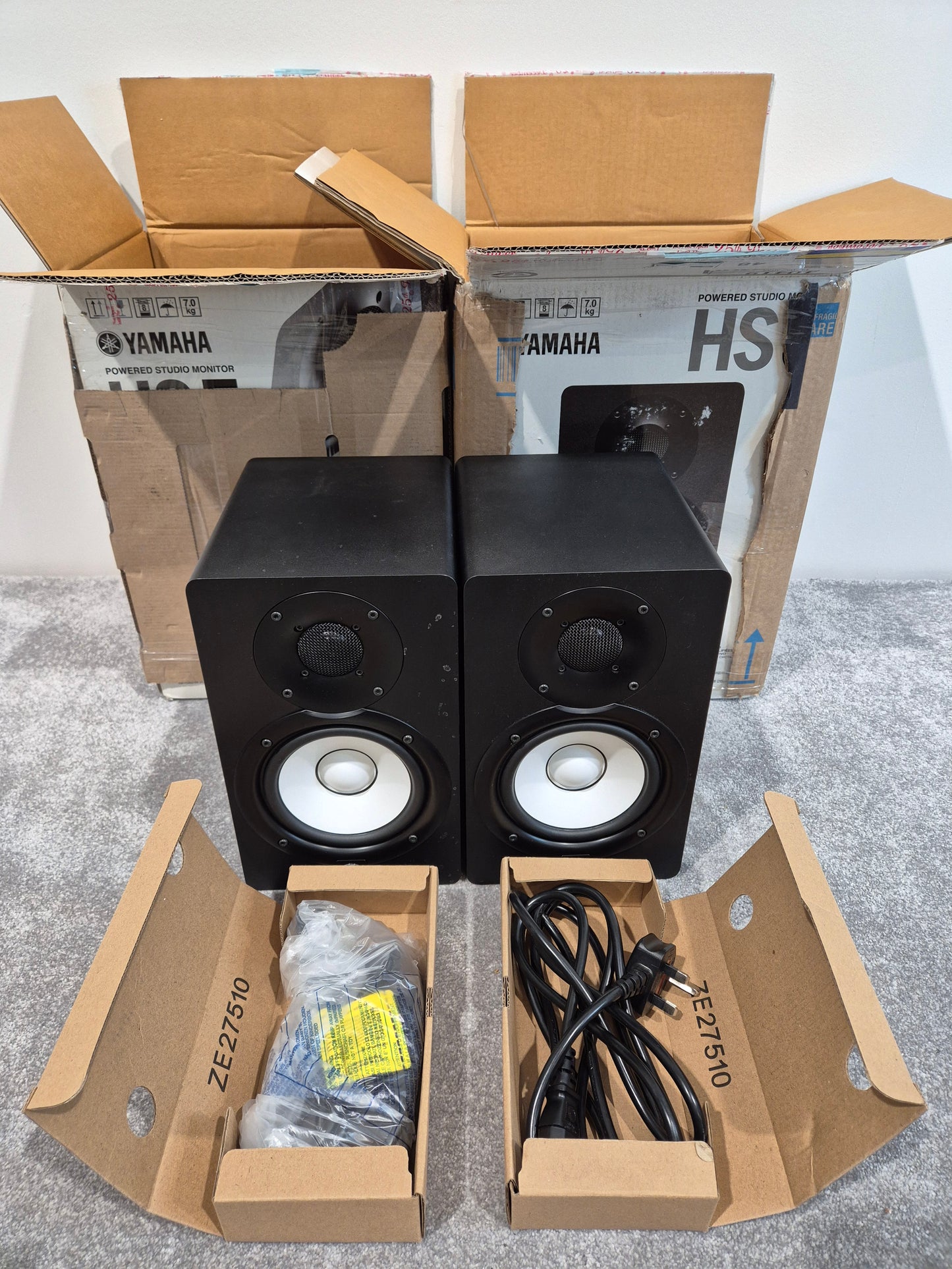 Yamaha HS5 - Powered Studio Monitor Speaker - Pair