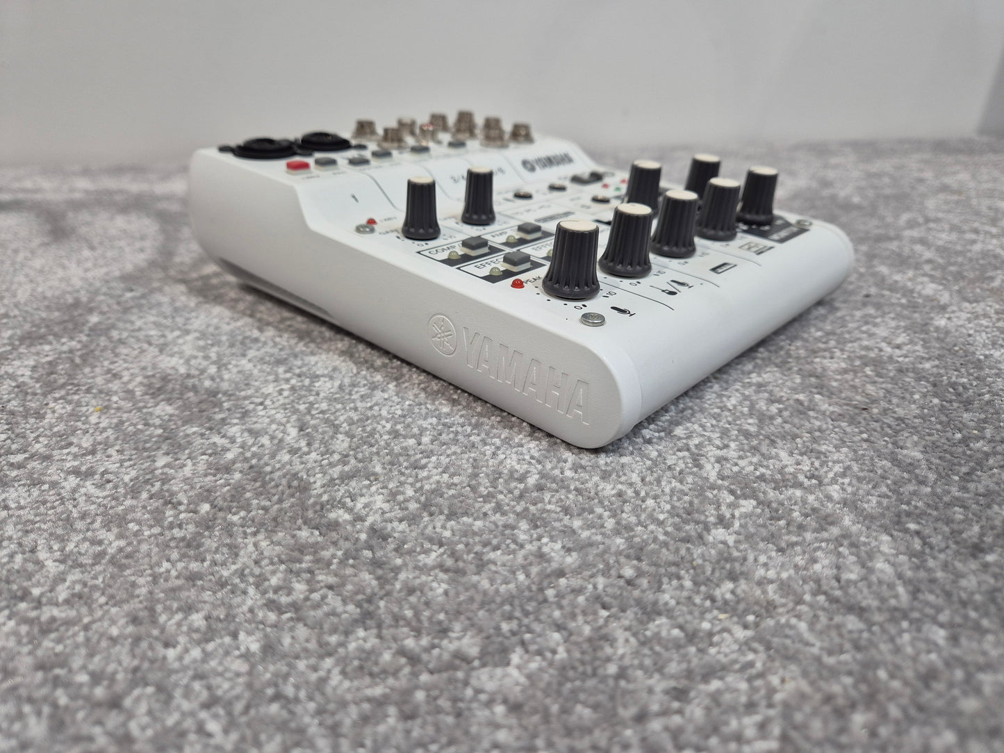 Yamaha AG06 Interface - Versatile and High-Quality Interface