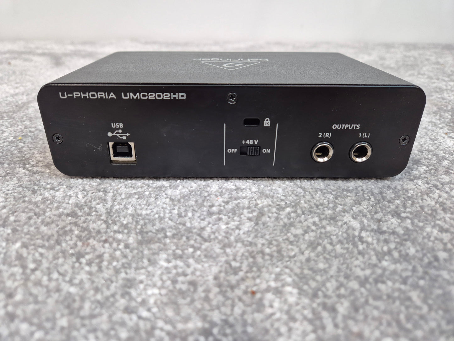 Behringer UMC202HD - 2-inputs and 2-outputs USB Audio Interface
