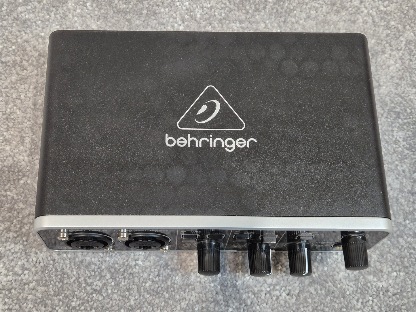 Behringer UMC202HD - 2-inputs and 2-outputs USB Audio Interface