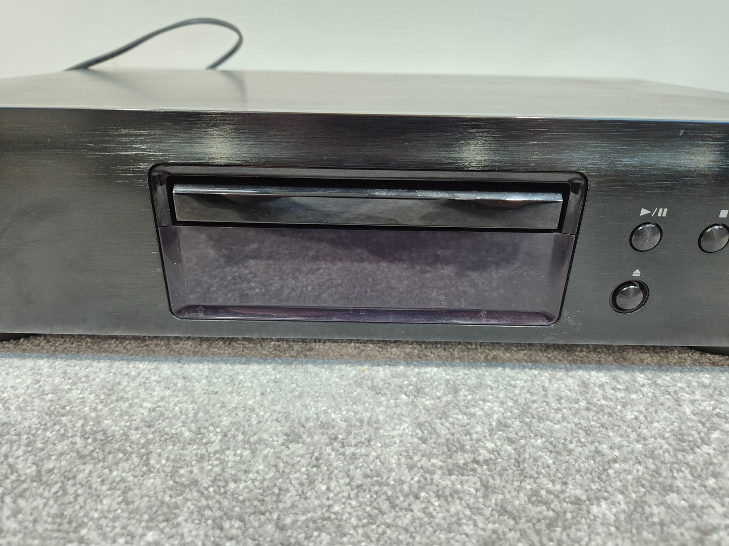 Denon DCD-520AE - CD Player with Remote Control and Manual