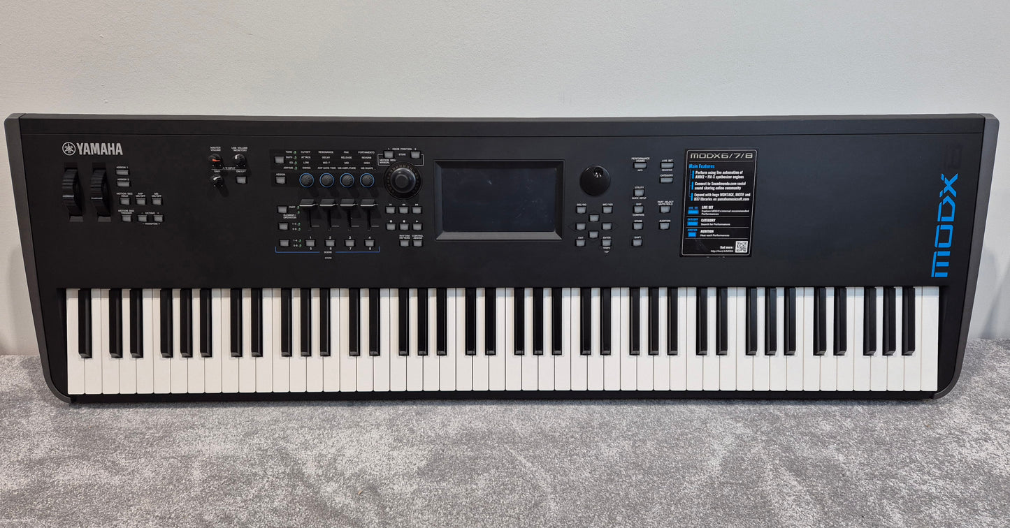 Yamaha MODX8 - 88-key Action Keyboard Synthesizer + Soft Bag