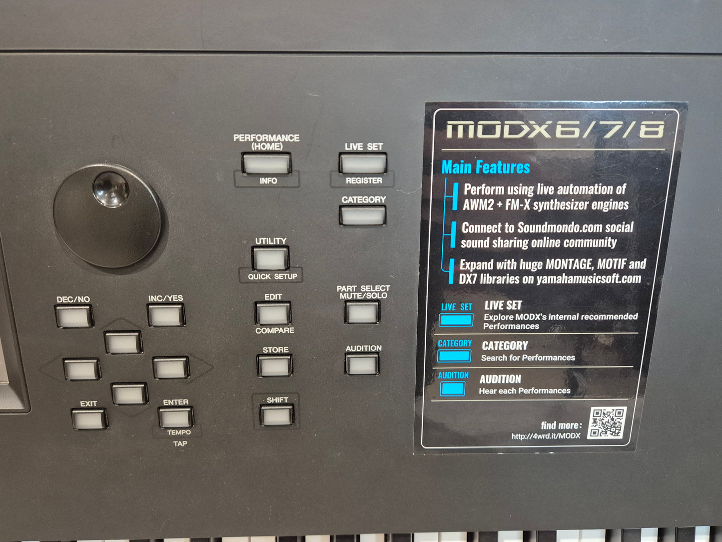 Yamaha MODX8 - 88-key Action Keyboard Synthesizer + Soft Bag