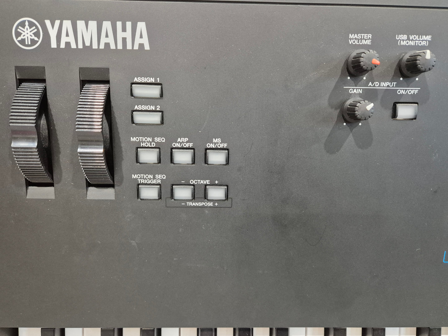 Yamaha MODX8 - 88-key Action Keyboard Synthesizer + Soft Bag