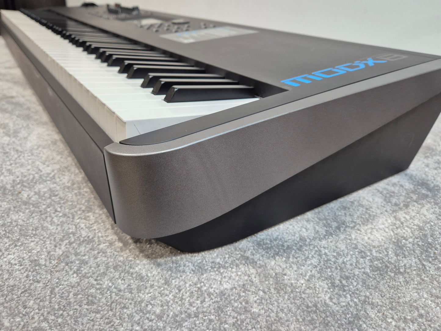 Yamaha MODX8 - 88-key Action Keyboard Synthesizer + Soft Bag