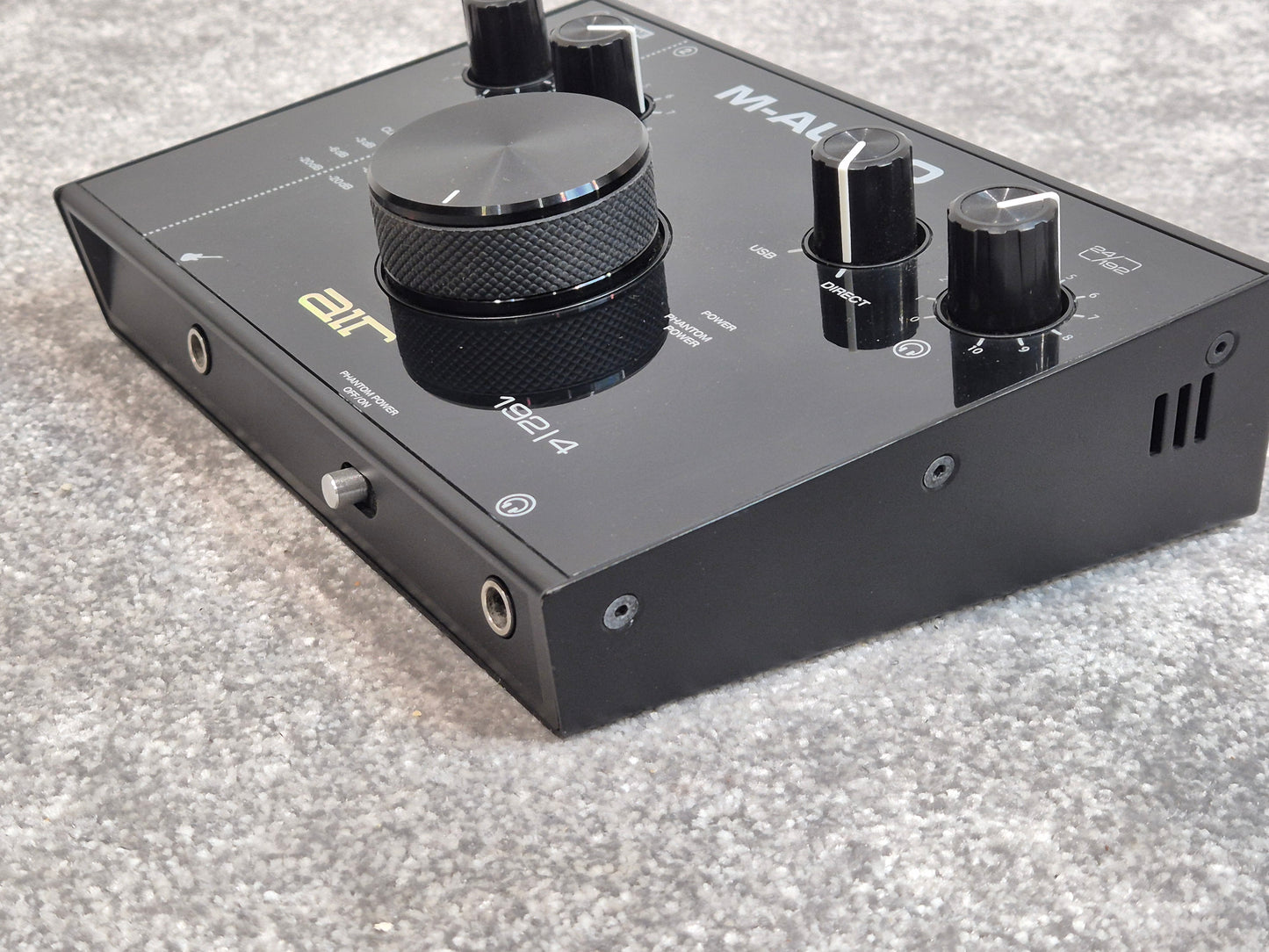 M-Audio AIR 192/4 - Audio Interface Designed for Recording, Podcasting and Streaming