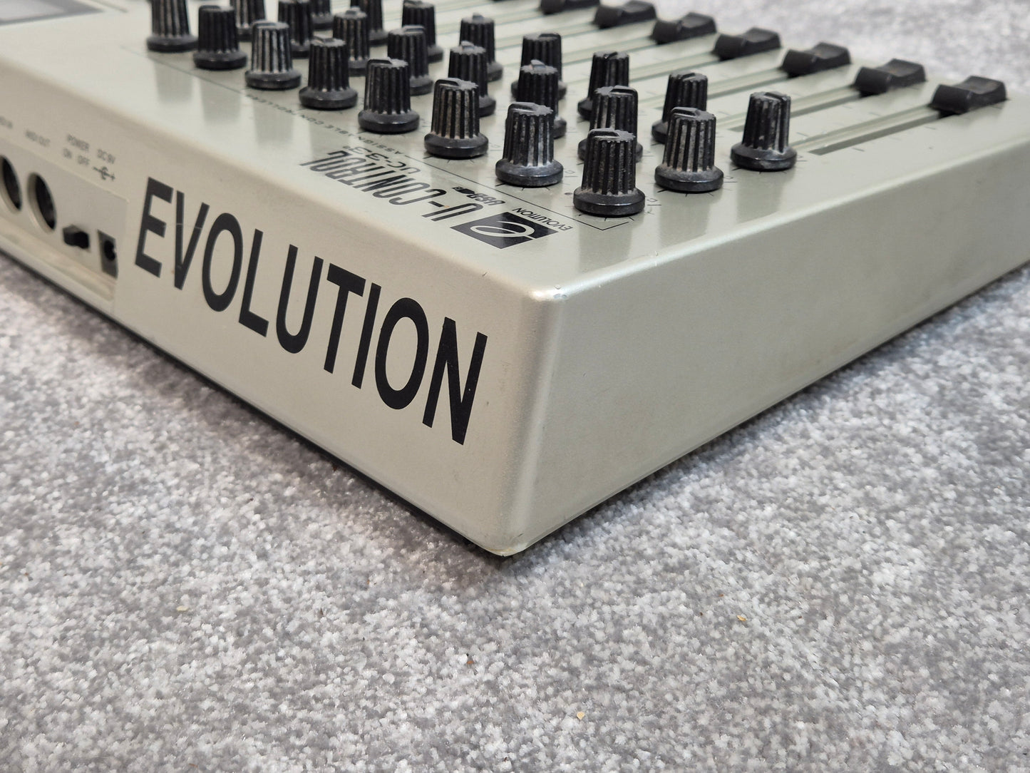 Evolution UC33 - PC/MIDI Hardware Controller