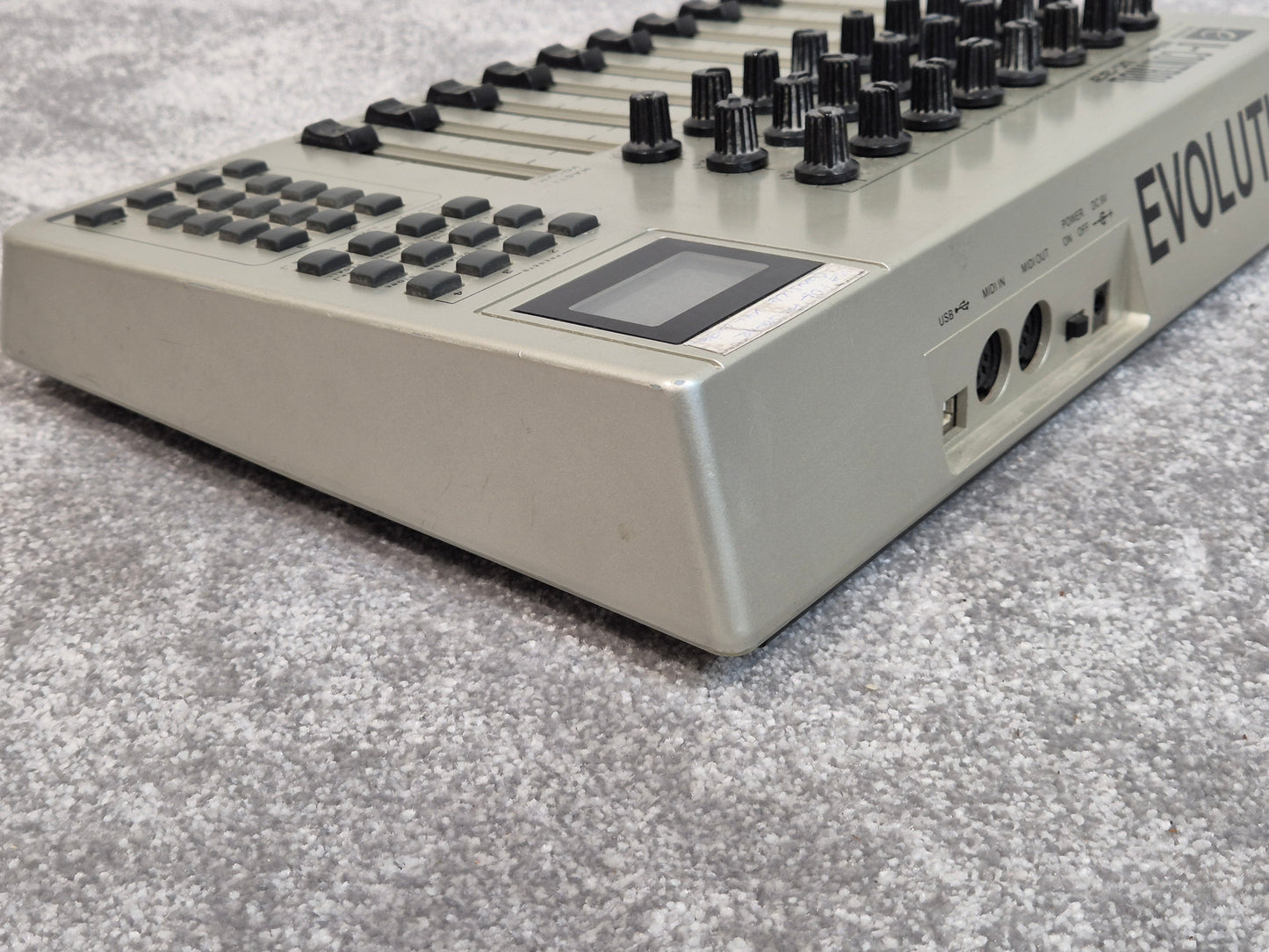Evolution UC33 - PC/MIDI Hardware Controller
