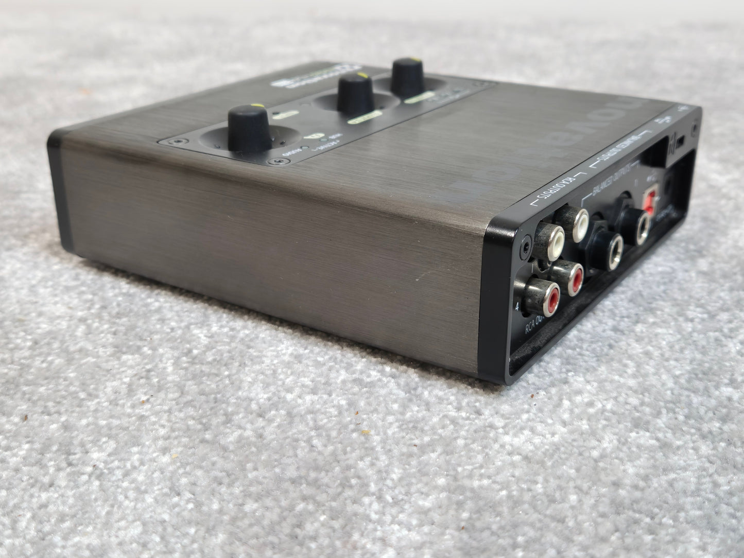 Novation Audio Hub 2x4 - Audio Interface