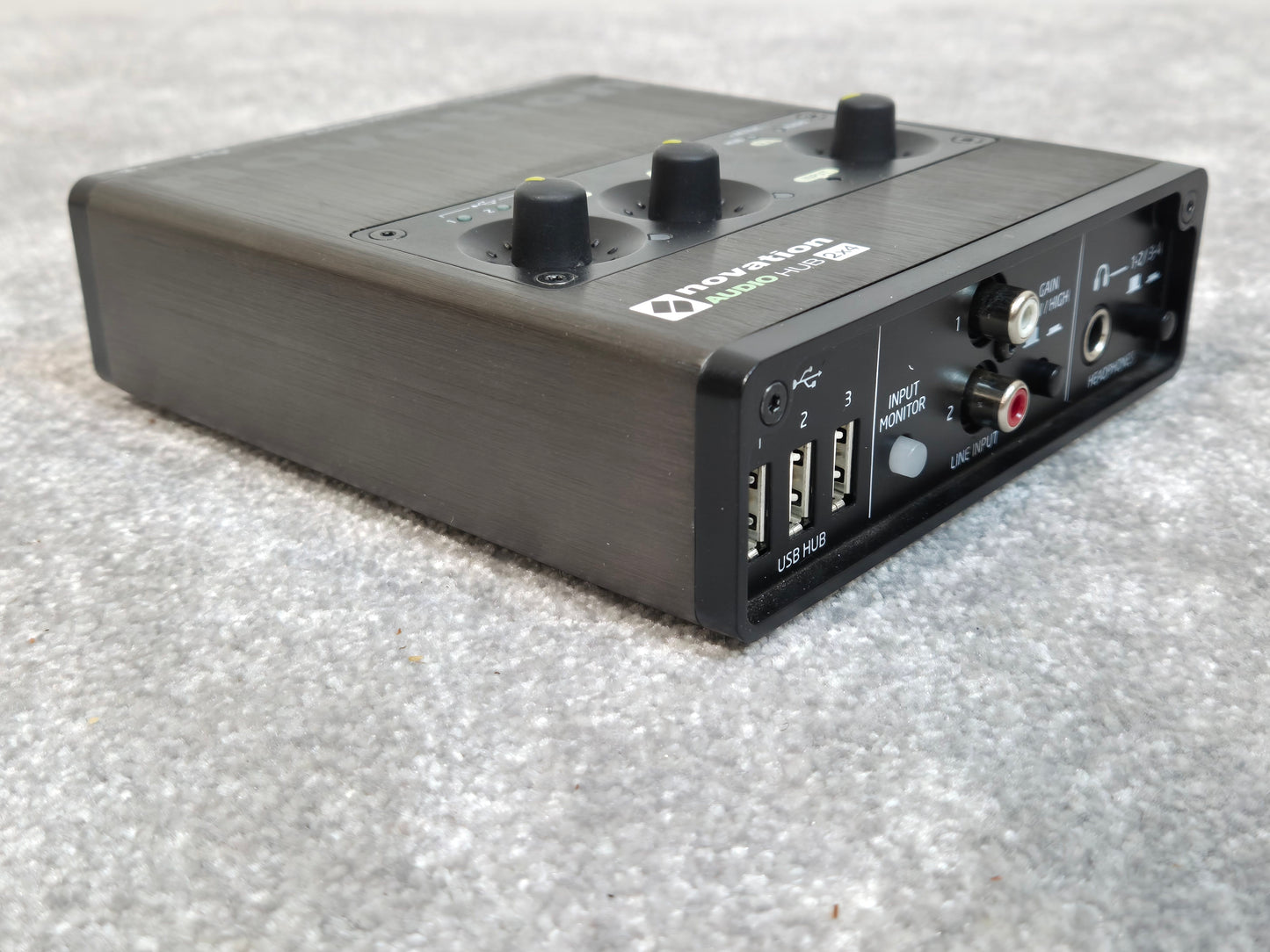 Novation Audio Hub 2x4 - Audio Interface