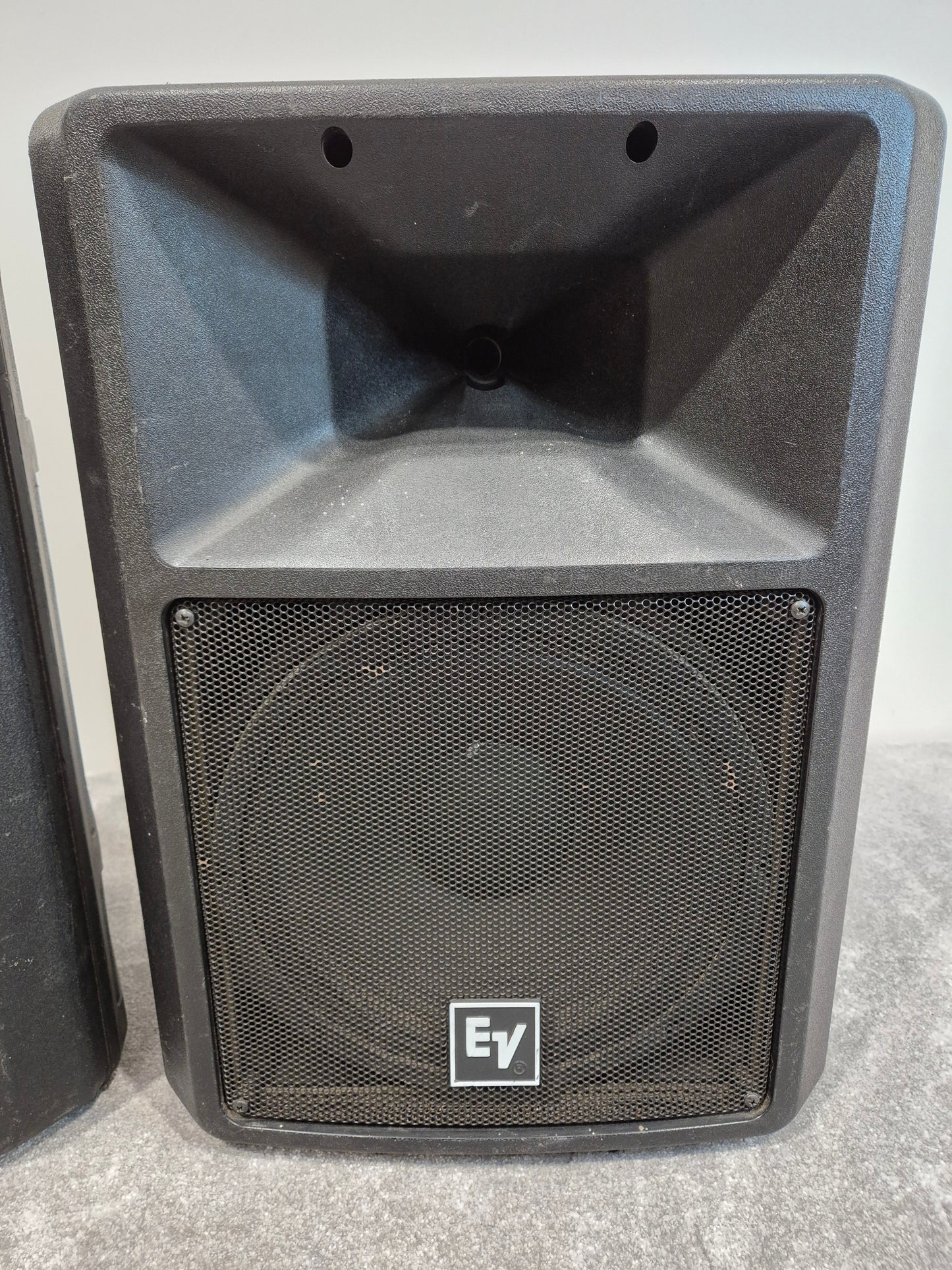 Electro Voice SX300 - Compact and Lightweight High-Power Speaker System - Pair