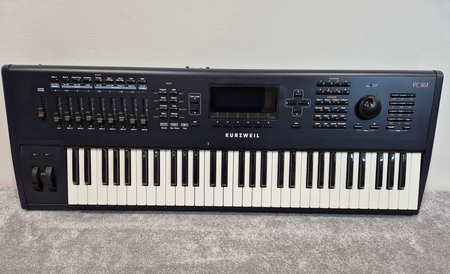 Kurzweil PC361 - 61-key Digital Workstation Synthesizer w/ Flight Case