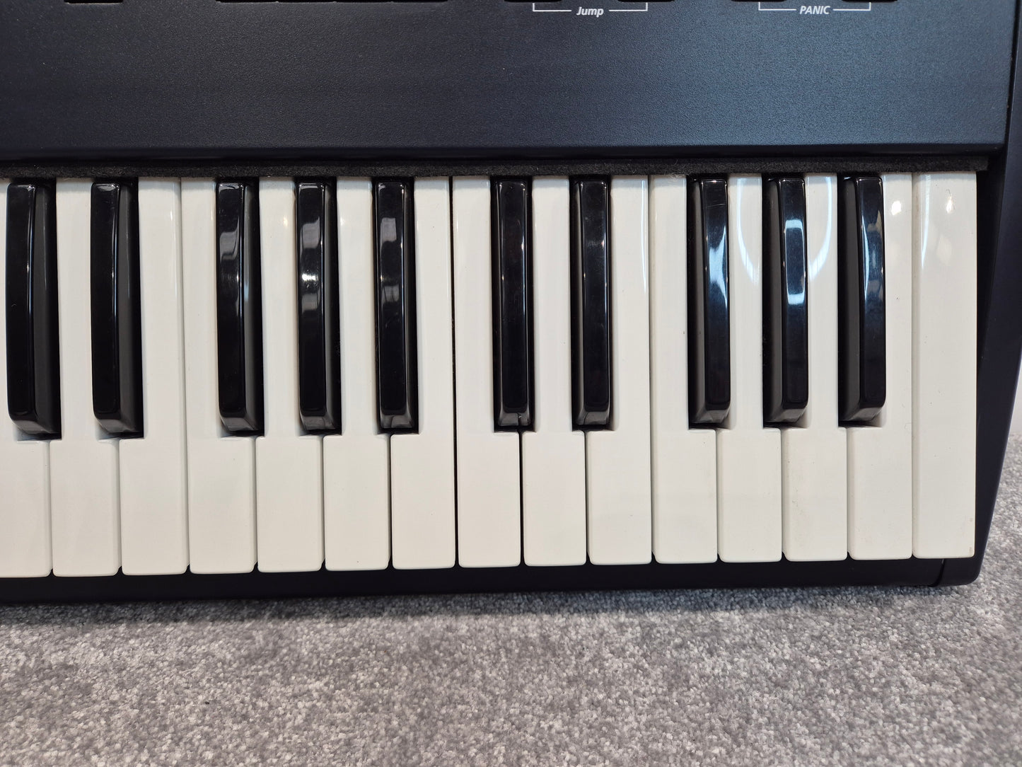 Kurzweil PC361 - 61-key Digital Workstation Synthesizer w/ Flight Case