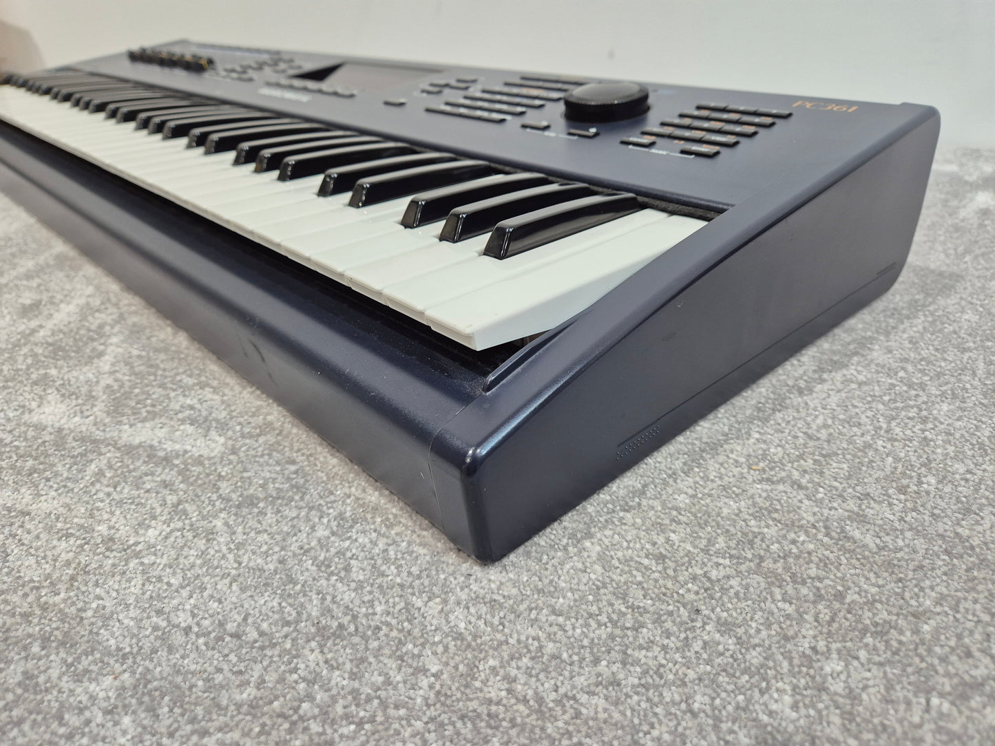 Kurzweil PC361 - 61-key Digital Workstation Synthesizer w/ Flight Case