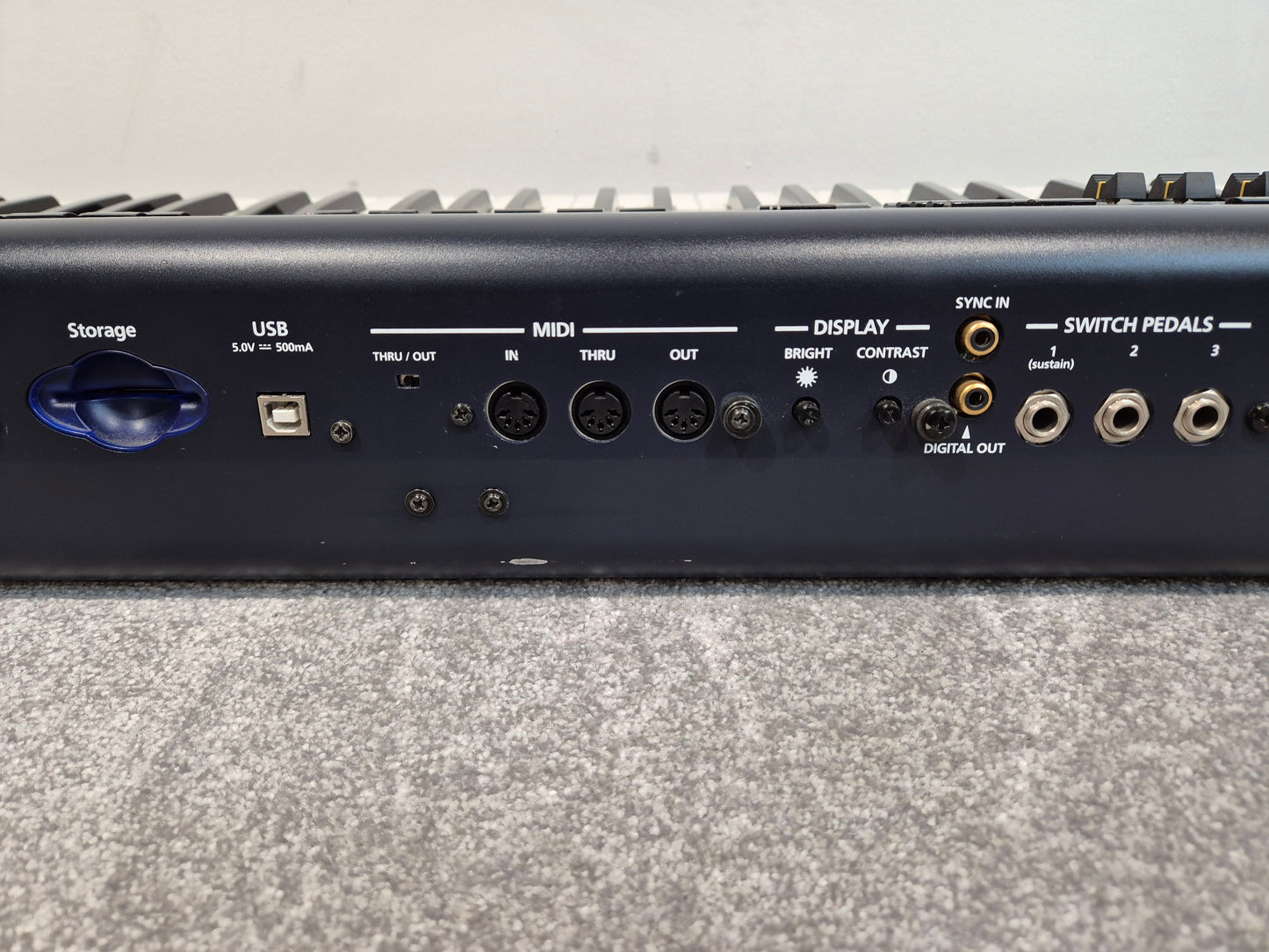 Kurzweil PC361 - 61-key Digital Workstation Synthesizer w/ Flight Case