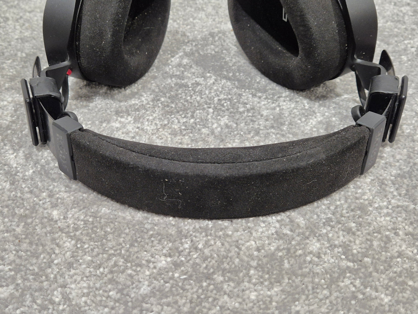 Rode NTH-100 - Professional Over-Ear Headphones w/ Original Box