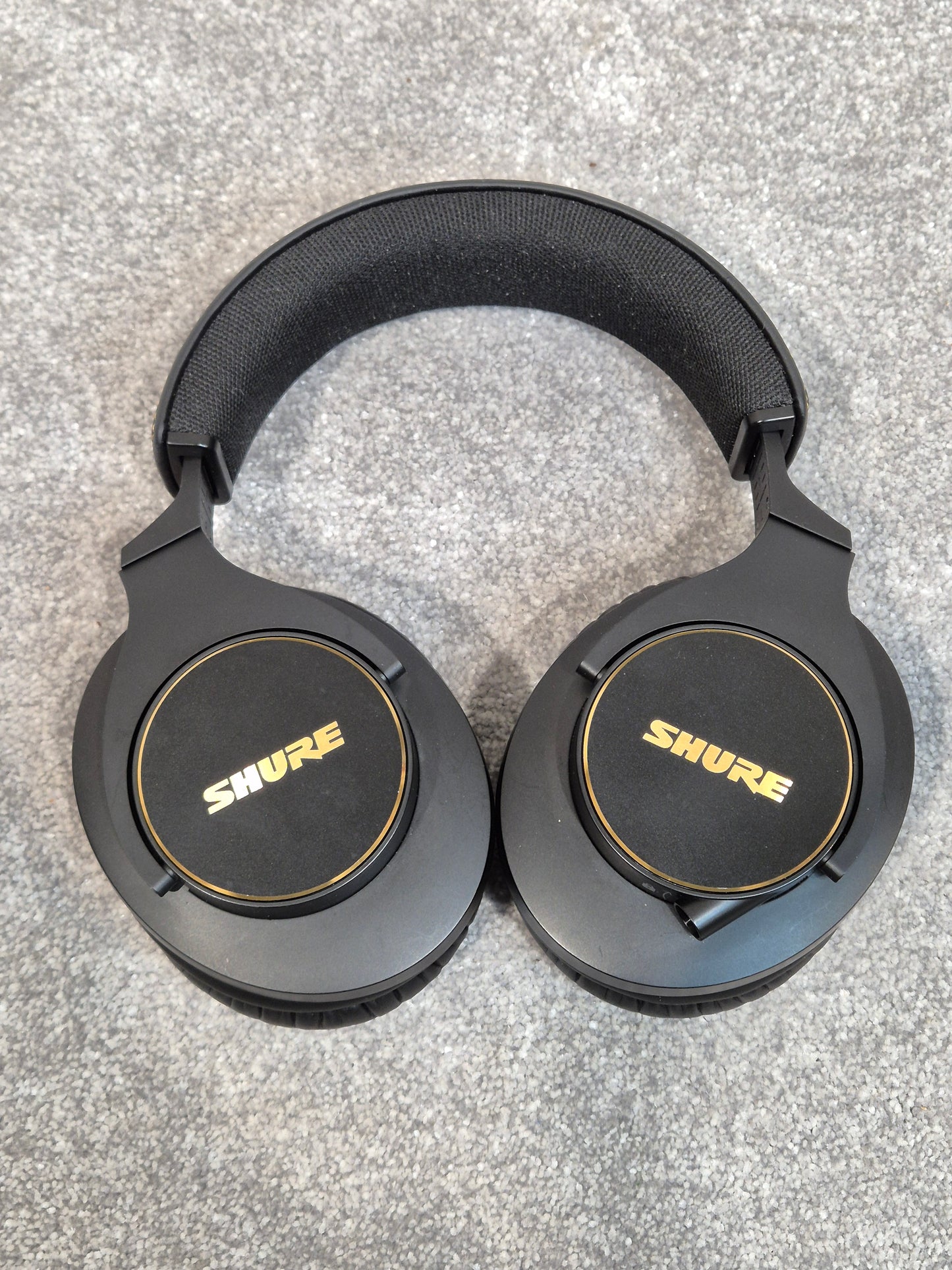 Shure SRH840A - Headphone w/ Shure Carrying Bag