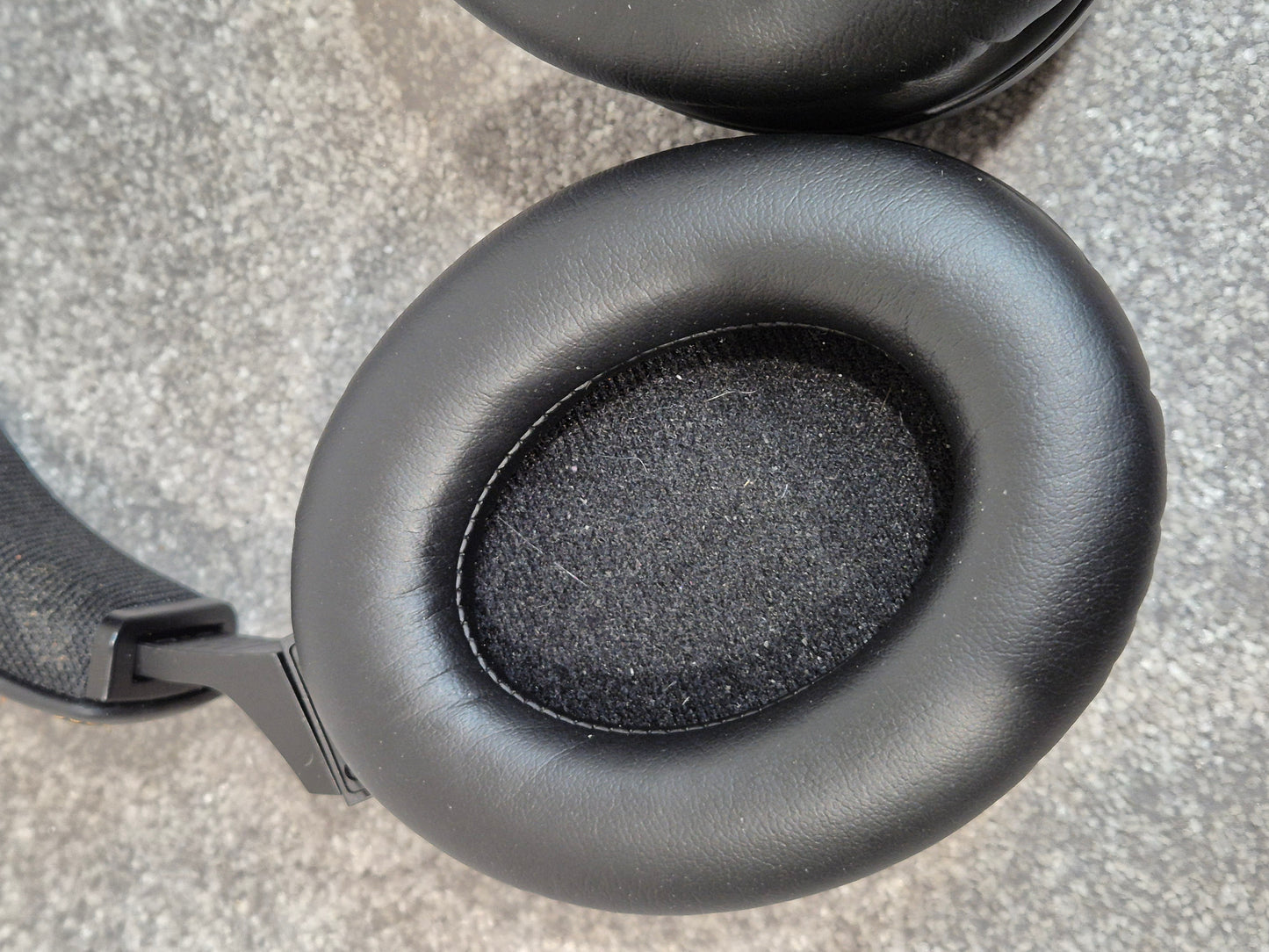 Shure SRH840A - Headphone w/ Shure Carrying Bag