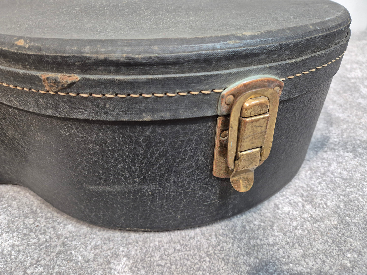 Guild Hard Case - Acoustic Guitar Hard Case - Dreadnought