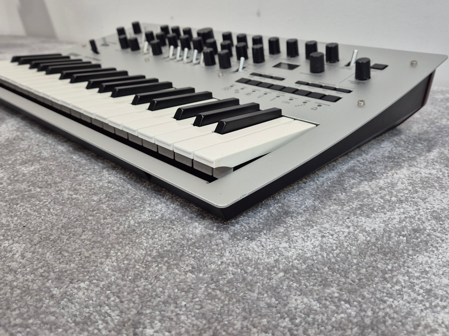 Korg Minilogue - Polyphonic Analog Synthesizer w/ Original Box