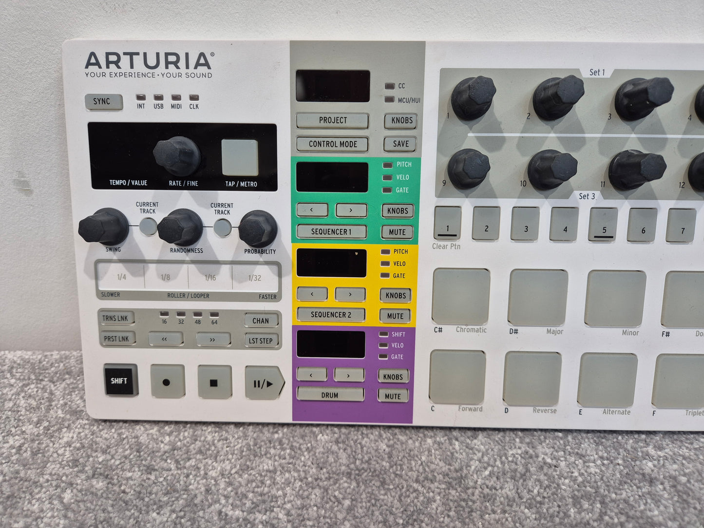 Arturia BeatStep Pro - Versatile Controller and Performance Sequencer