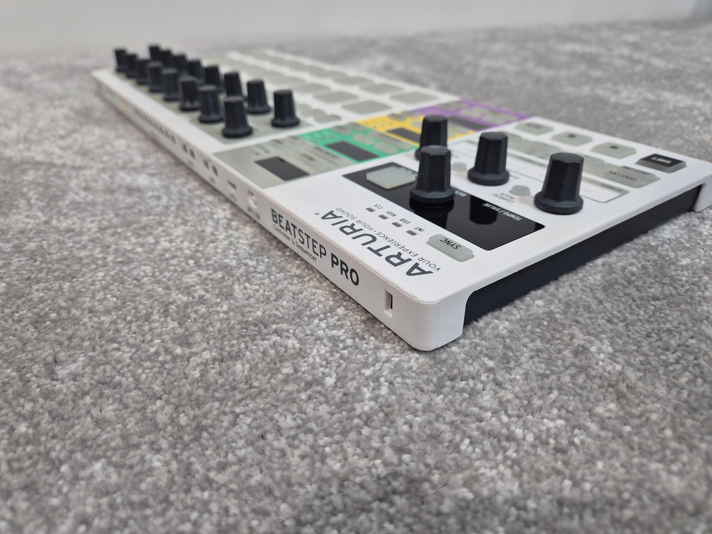 Arturia BeatStep Pro - Versatile Controller and Performance Sequencer