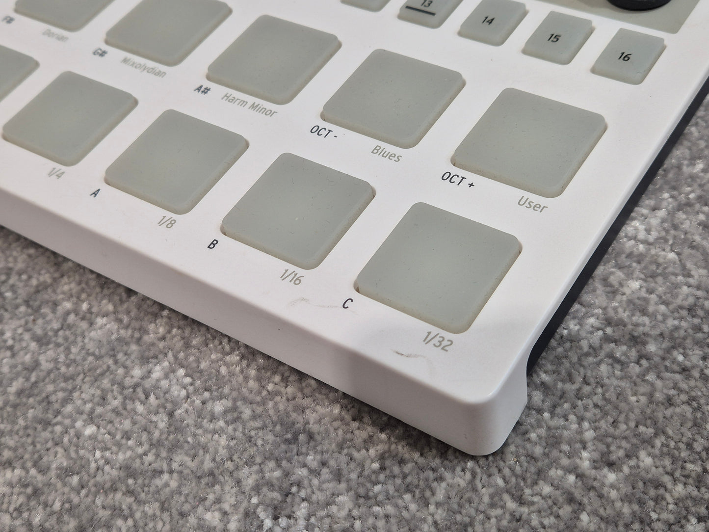 Arturia BeatStep Pro - Versatile Controller and Performance Sequencer