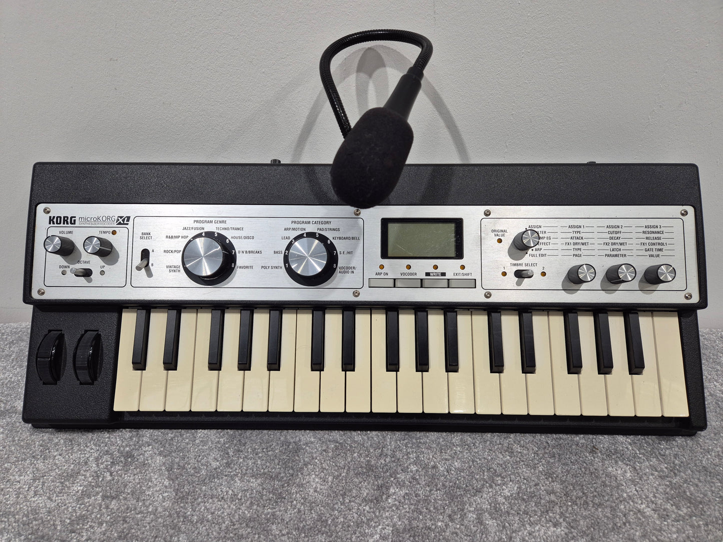 Korg microKORG XL Professional Analogue Modelling Synthesizer with Vocoder