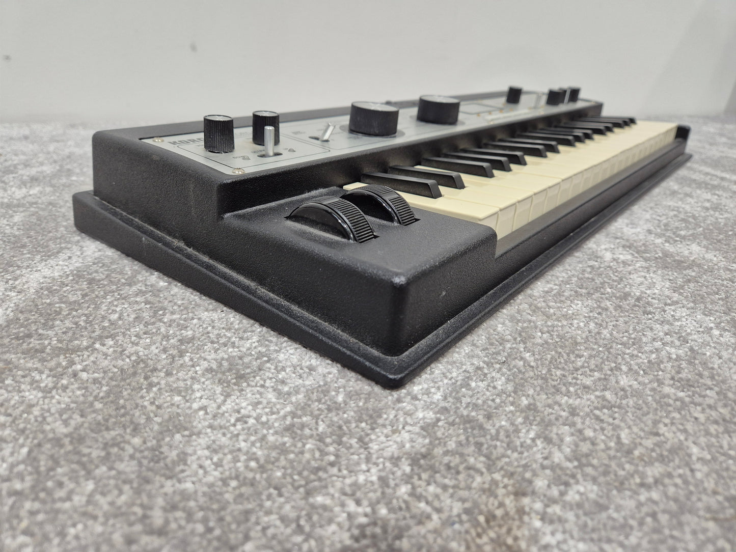 Korg microKORG XL Professional Analogue Modelling Synthesizer with Vocoder