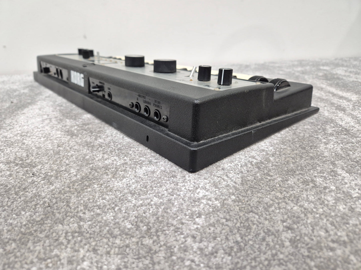 Korg microKORG XL Professional Analogue Modelling Synthesizer with Vocoder