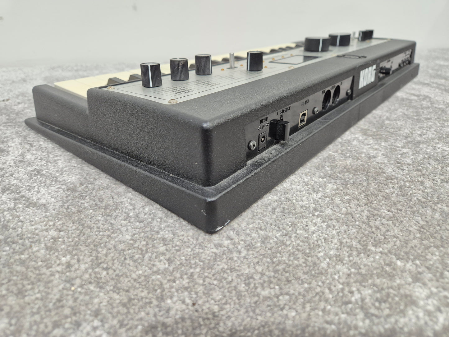 Korg microKORG XL Professional Analogue Modelling Synthesizer with Vocoder