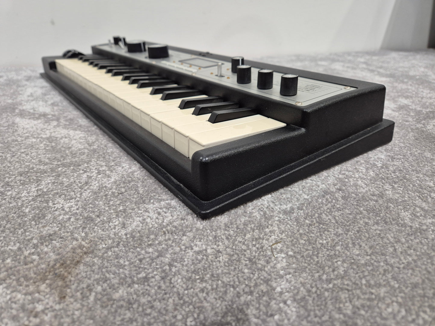 Korg microKORG XL Professional Analogue Modelling Synthesizer with Vocoder