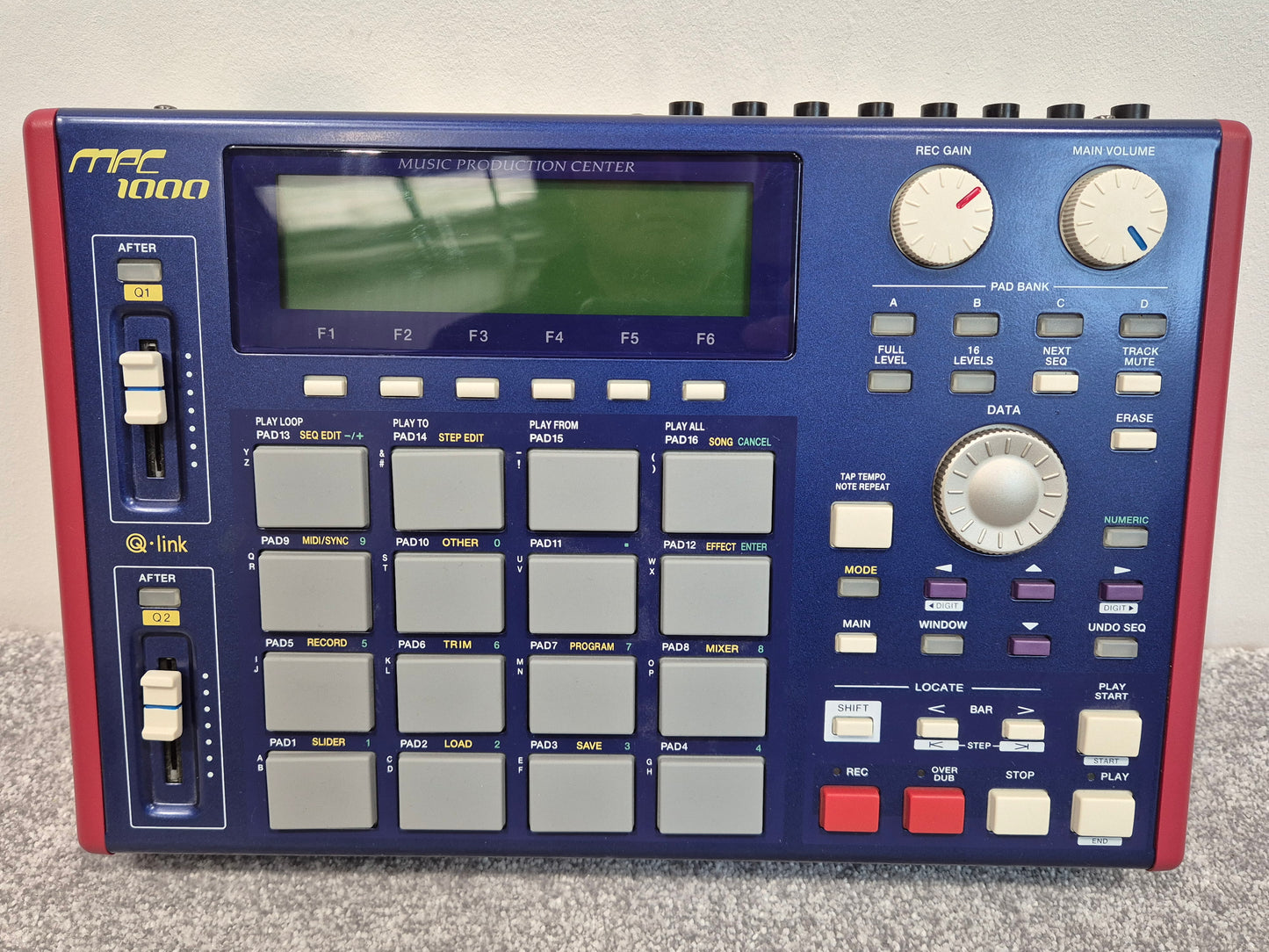 Akai Professional MPC 1000 - Digital Drum Machine and Sampler w/ Original Box