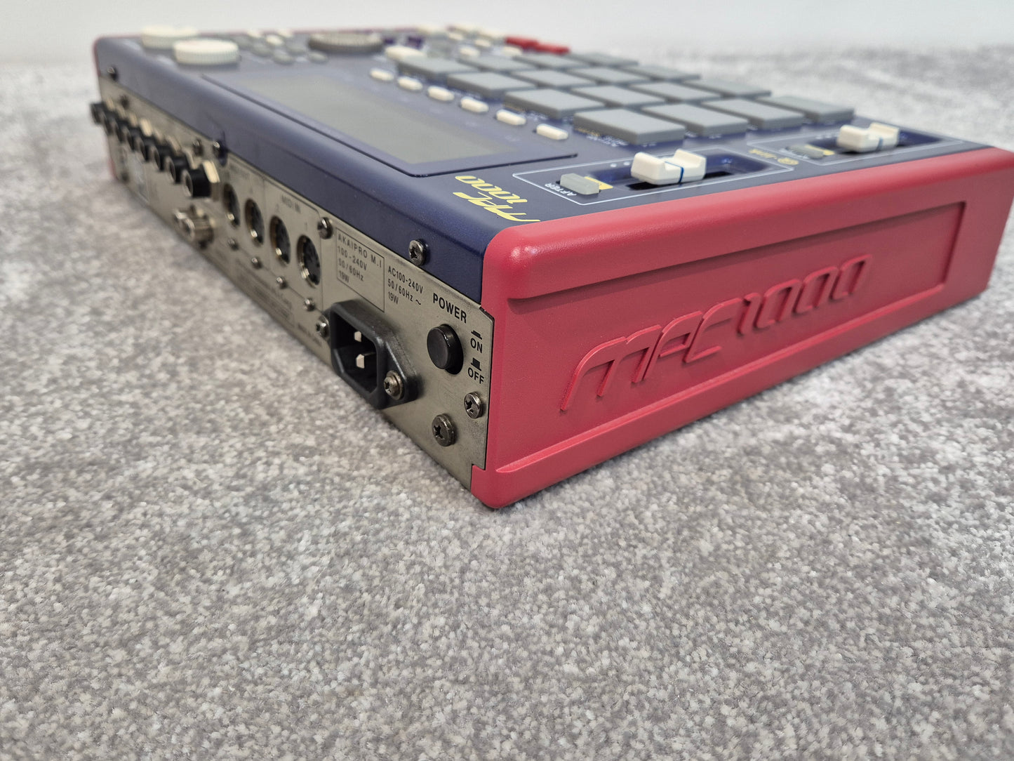 Akai Professional MPC 1000 - Digital Drum Machine and Sampler w/ Original Box