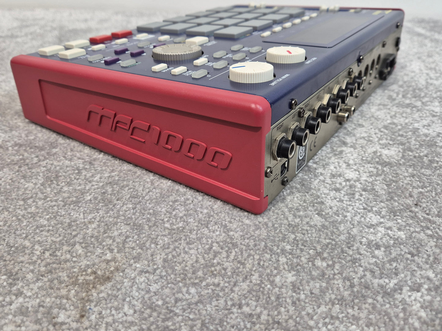 Akai Professional MPC 1000 - Digital Drum Machine and Sampler w/ Original Box