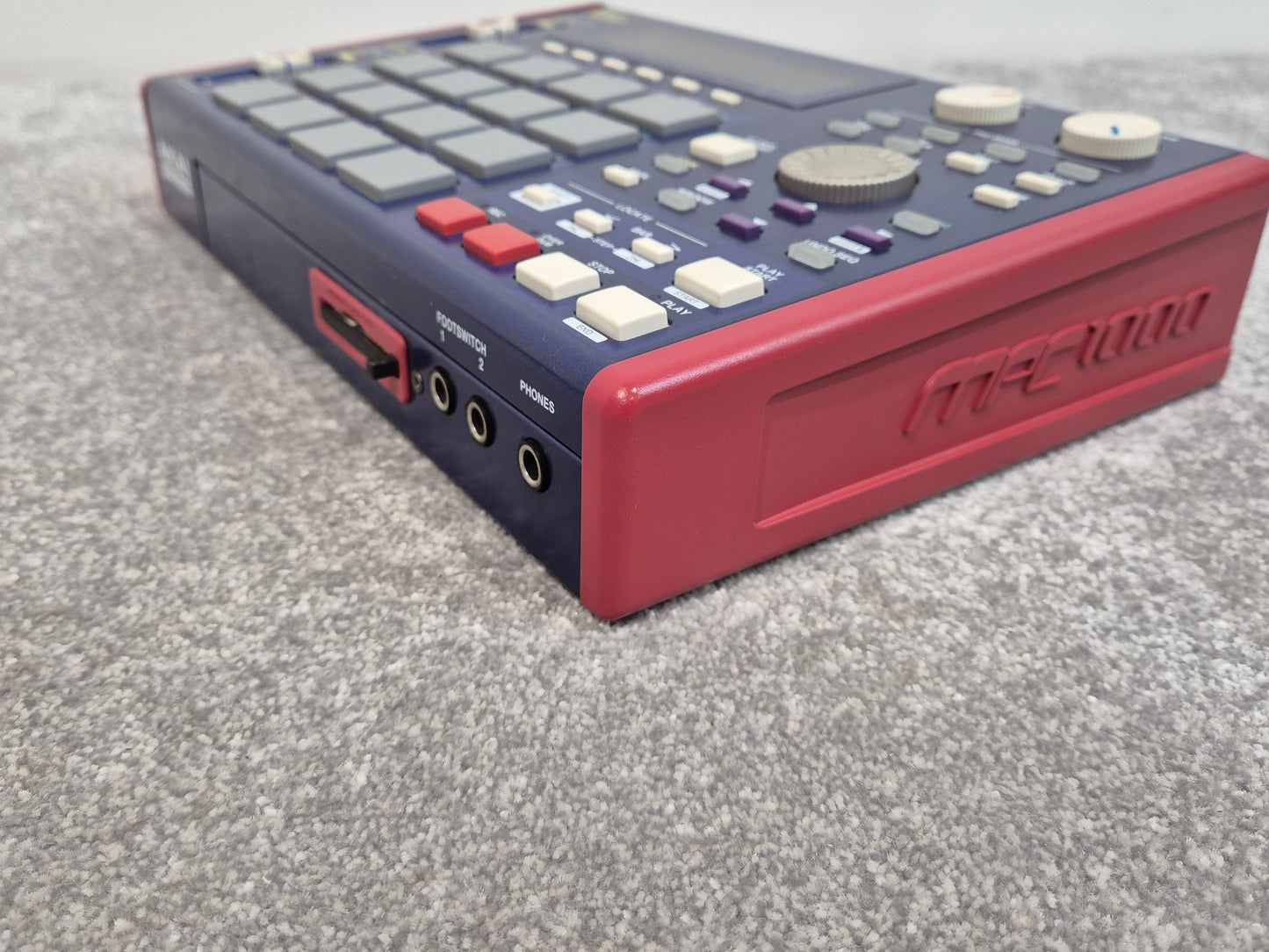 Akai Professional MPC 1000 - Digital Drum Machine and Sampler w/ Original Box