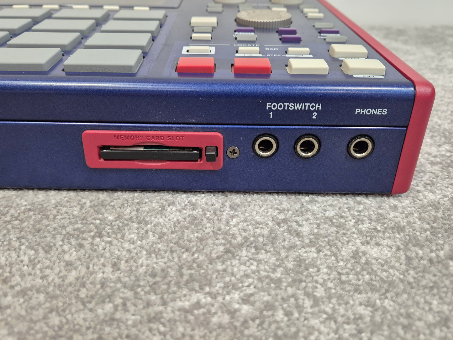 Akai Professional MPC 1000 - Digital Drum Machine and Sampler w/ Original Box