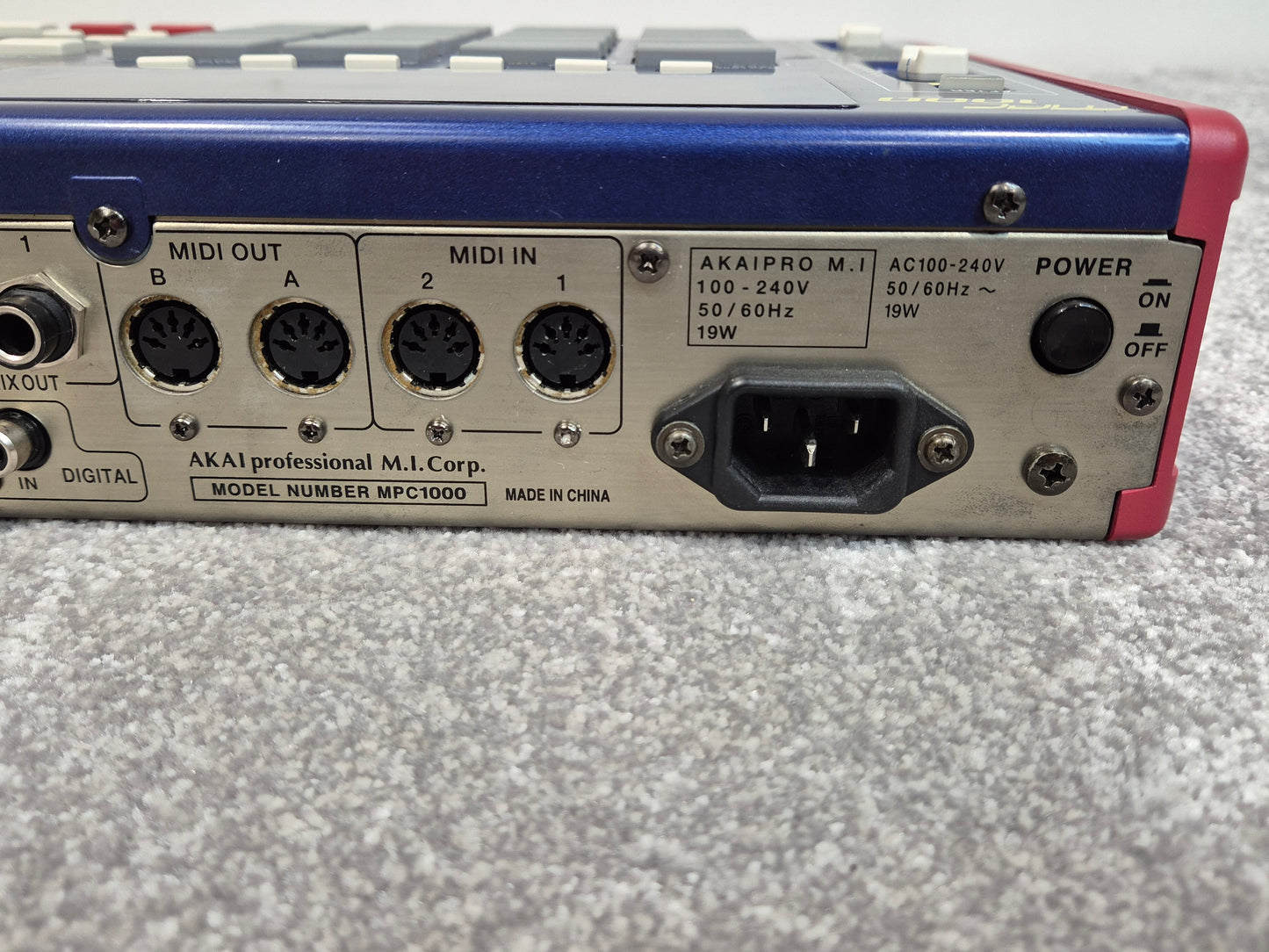 Akai Professional MPC 1000 - Digital Drum Machine and Sampler w/ Original Box