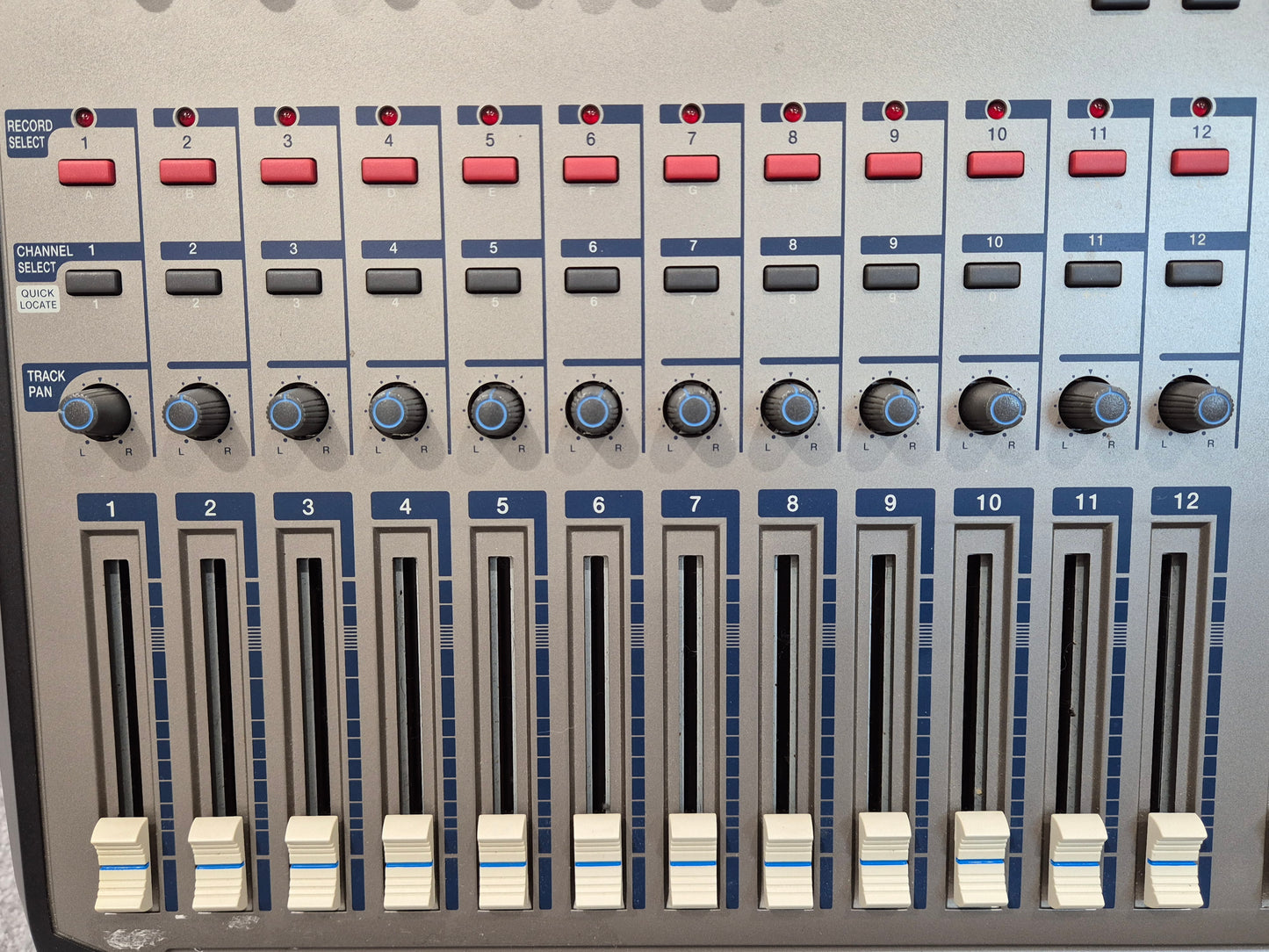 Akai Professional DPS12i - Digital Personal Studio w/ Gator Hard Case