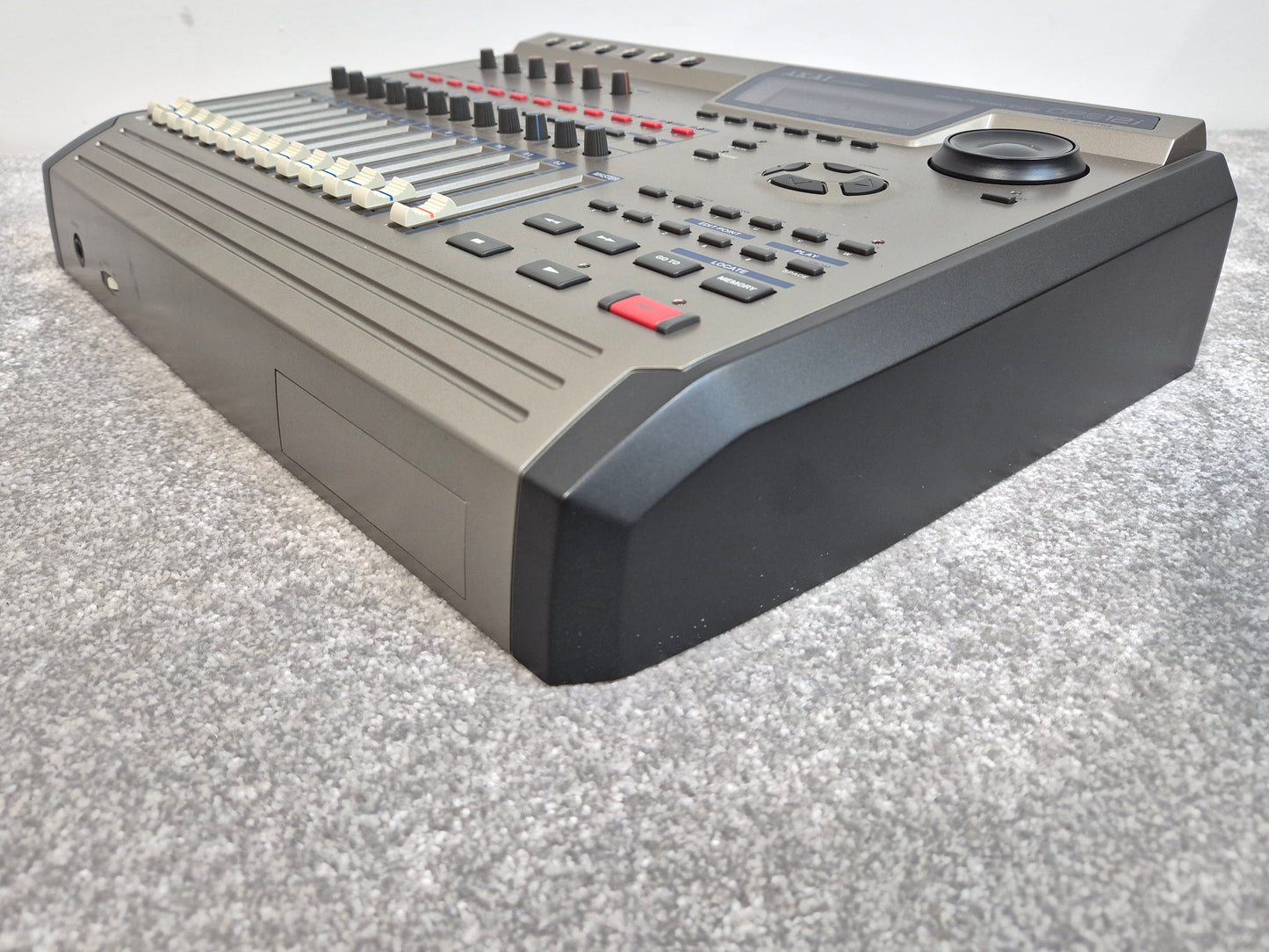 Akai Professional DPS12i - Digital Personal Studio w/ Gator Hard Case