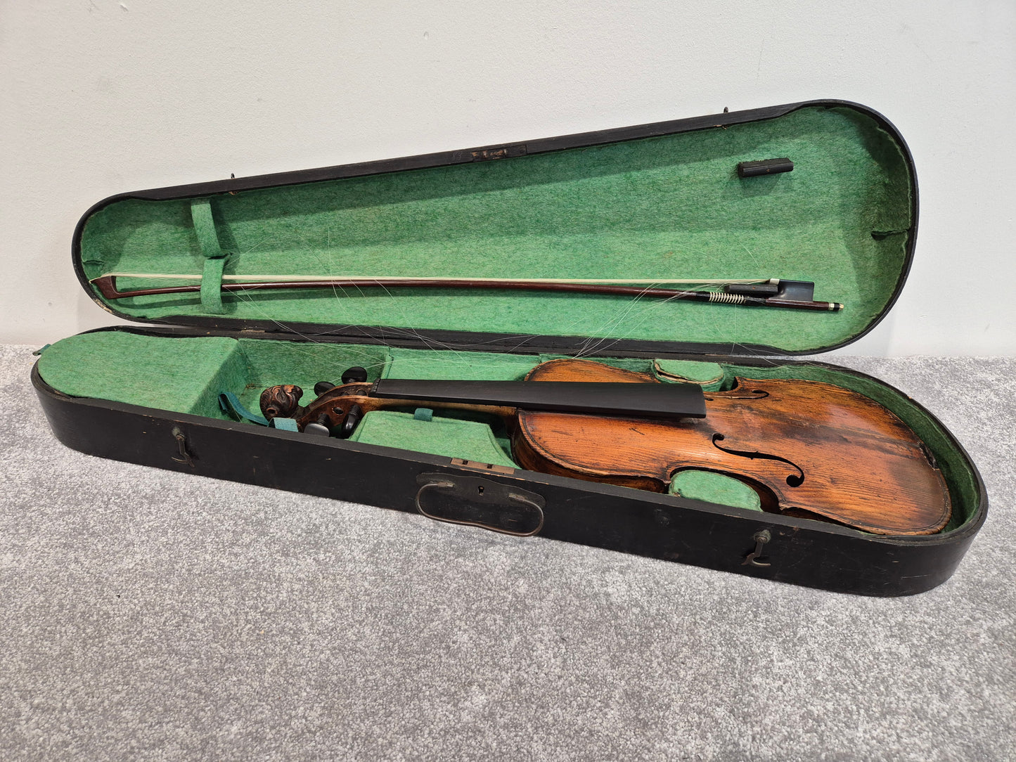 Antique Lion Head Violin - No Sound Post w/ Hard Case - Vintage