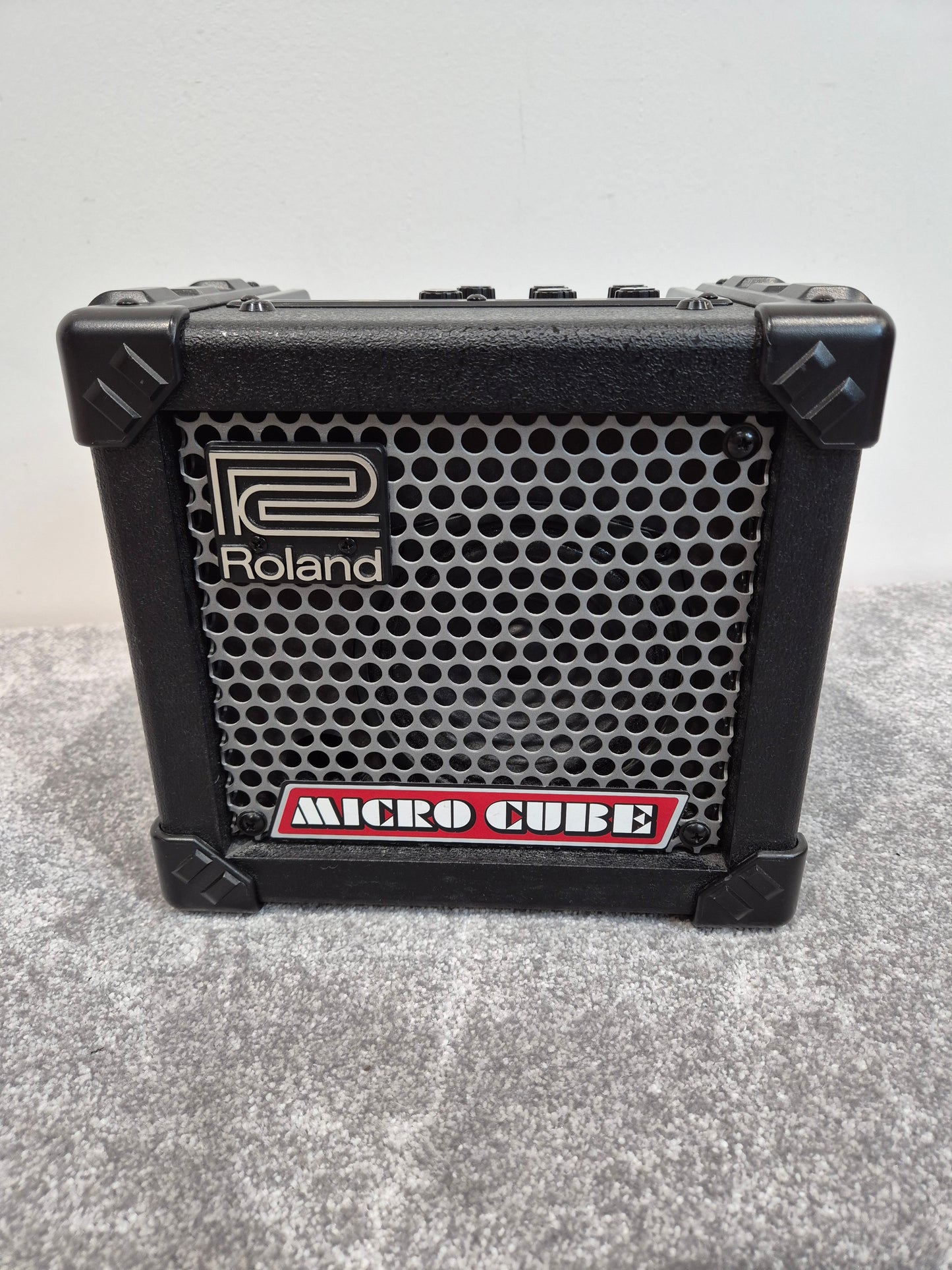 Roland Micro Cube - Portable Guitar Amplifier - Battery or Mains Power