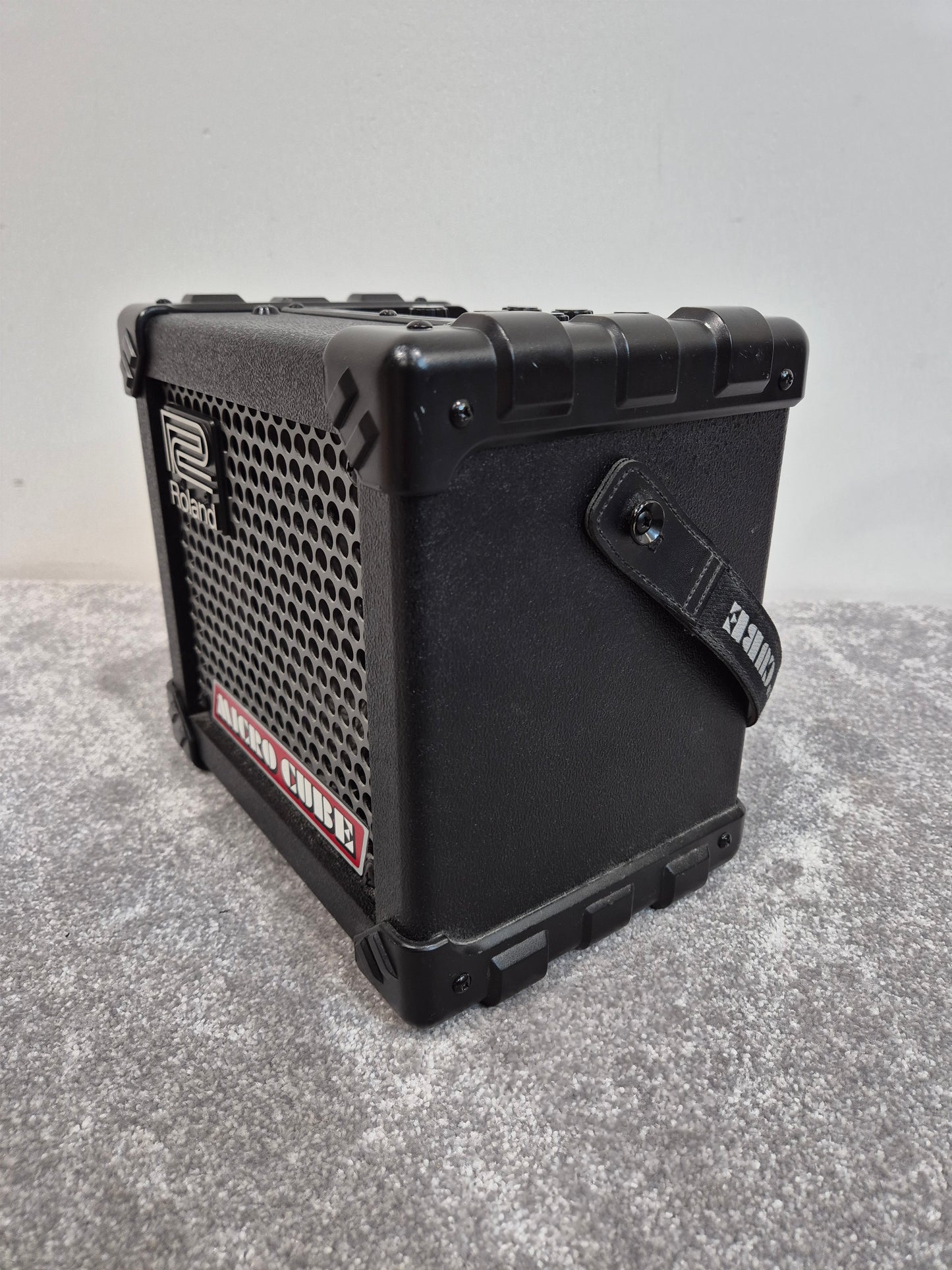 Roland Micro Cube - Portable Guitar Amplifier - Battery or Mains Power