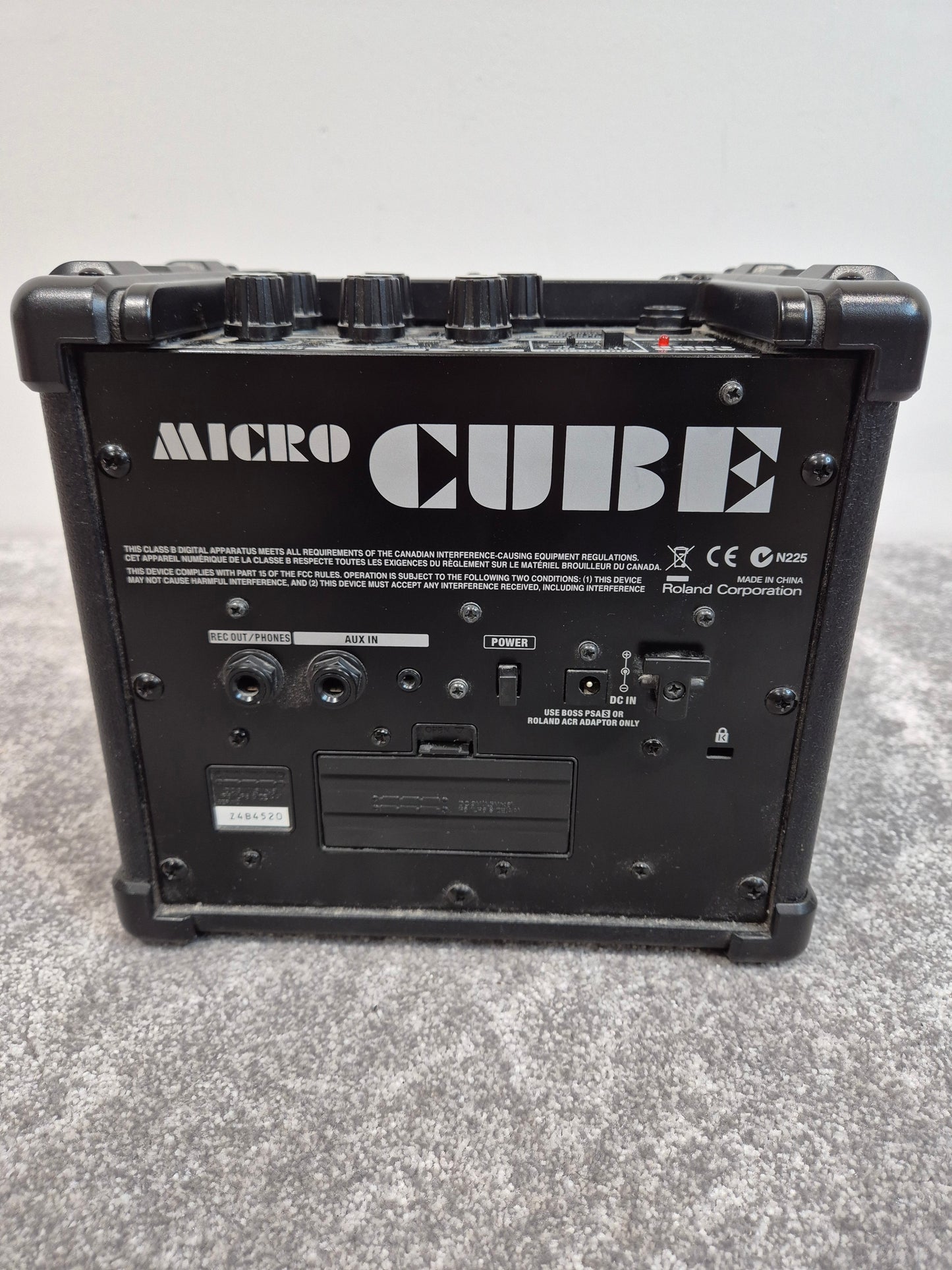 Roland Micro Cube - Portable Guitar Amplifier - Battery or Mains Power