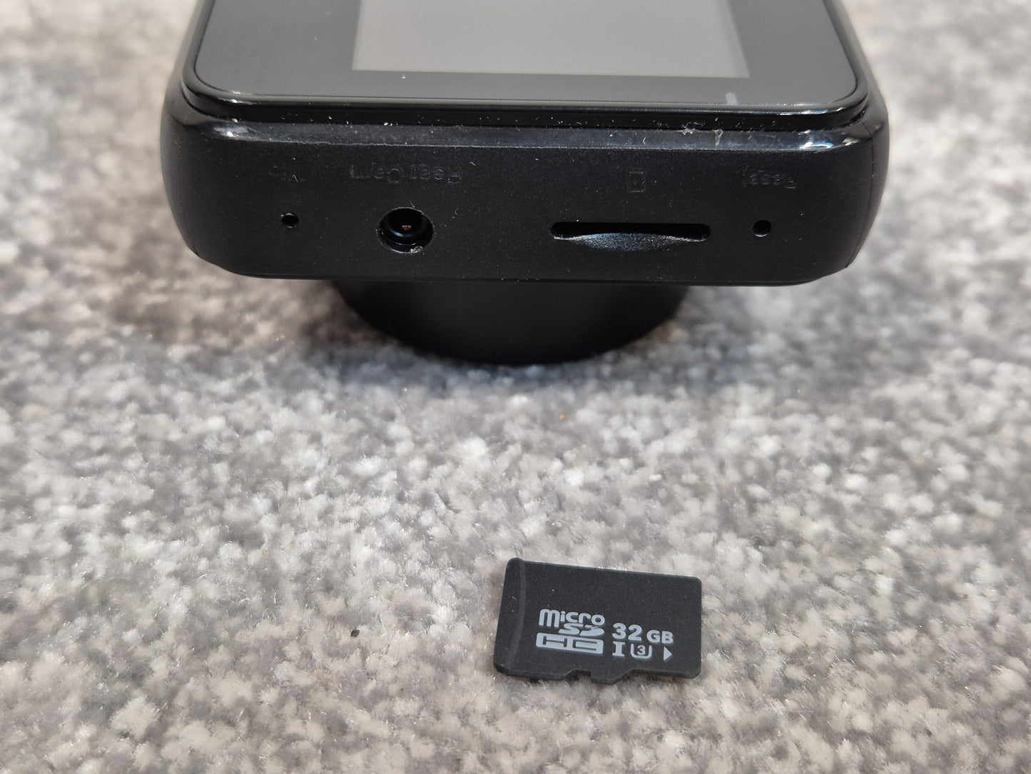 iZEEKER iD220- Dual Dash Camera - Open Box New